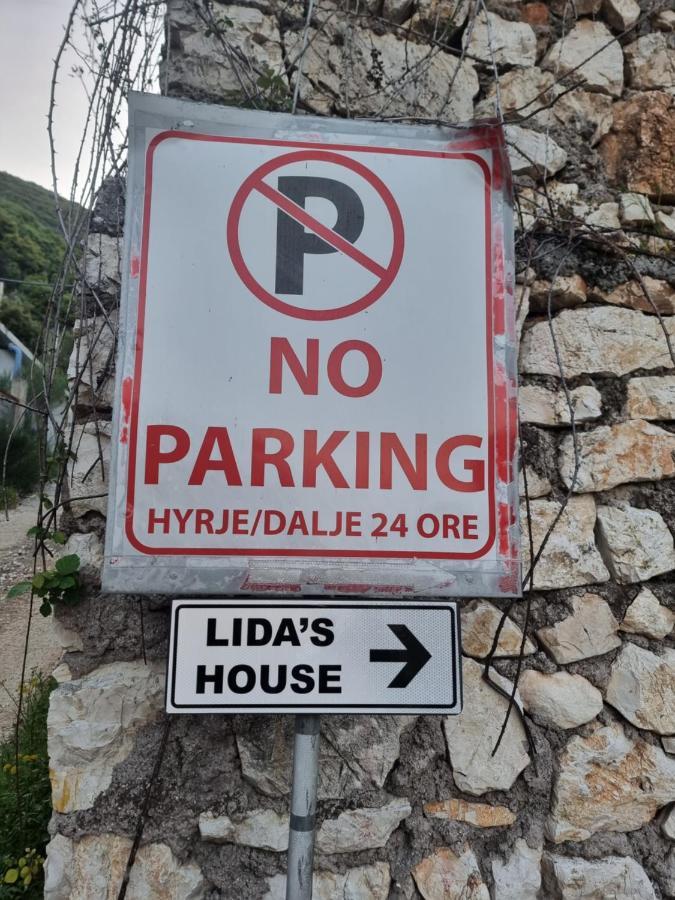 Отель Lida'S House Лукове Экстерьер фото
