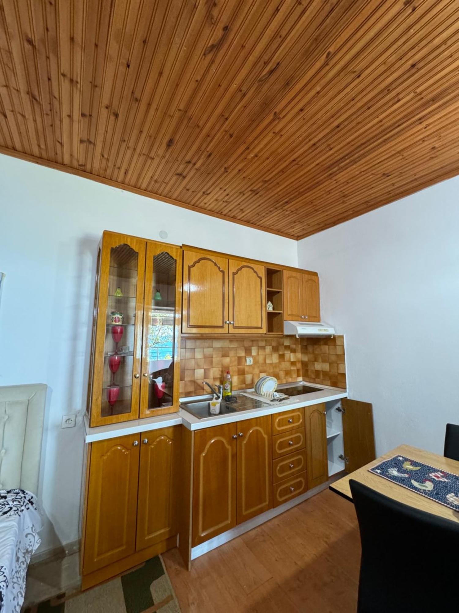 Отель Lida'S House Лукове Экстерьер фото